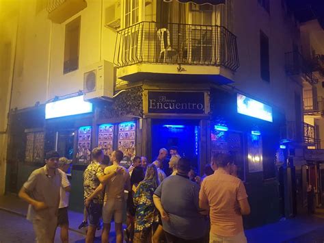 bares gays benidorm|Guia de bares gay e vida noturna para gays em Benidorm